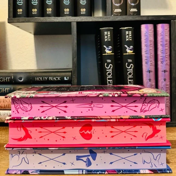 Fairyloot Exclusive Signed TBONA + OUABH + ACFTL by Stephanie Garber - Picture 13 of 15